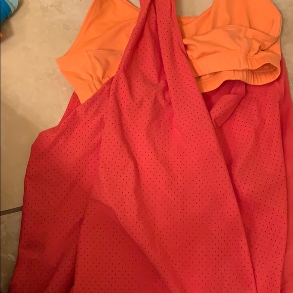 Flowy Nike tank - Picture 2 of 2